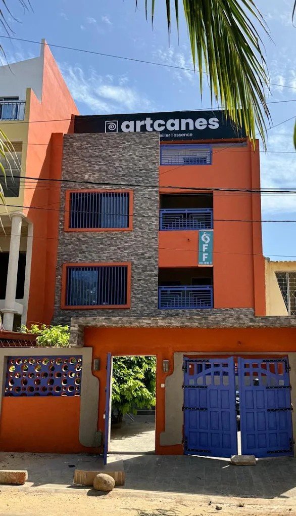 Façade de l’Espace Artcanes à Yoff, Dakar